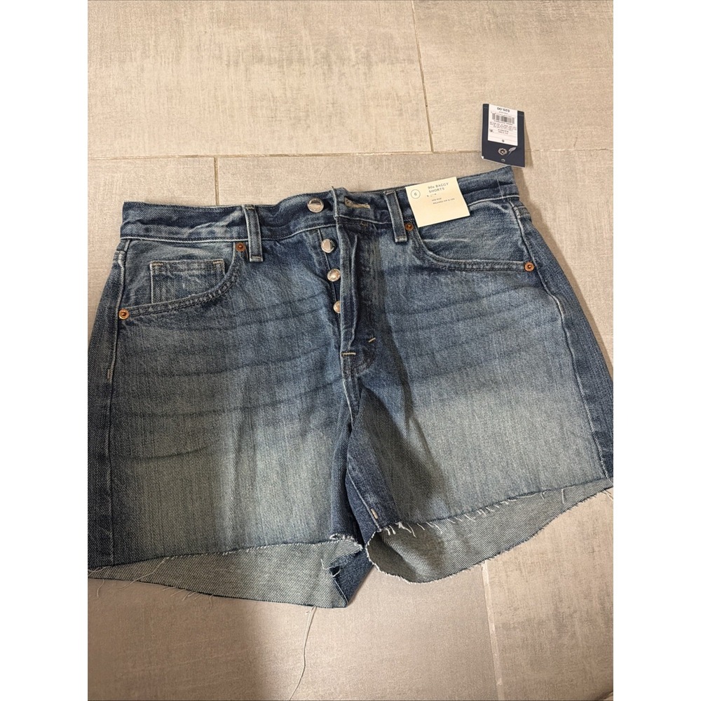 NWT Women's Universal Thread Size 6 Mid-Rise 90's Baggy Denim Cut-Off Shorts